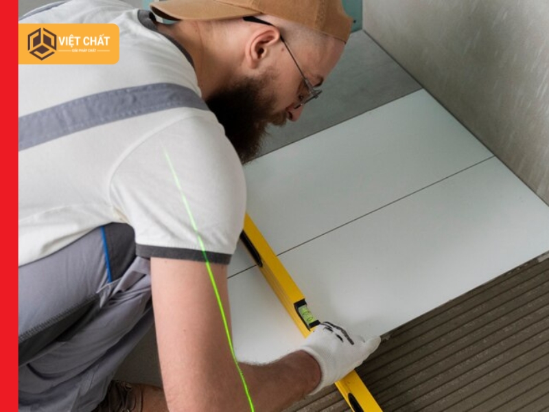 Tính toán chính xác vị trí viên gạch đầu tiên